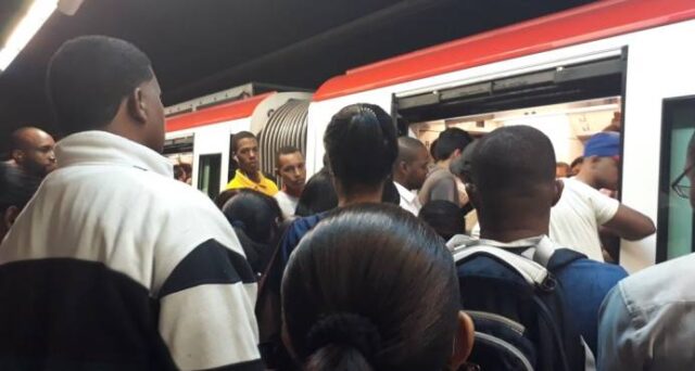 Pasajeros-metro-11