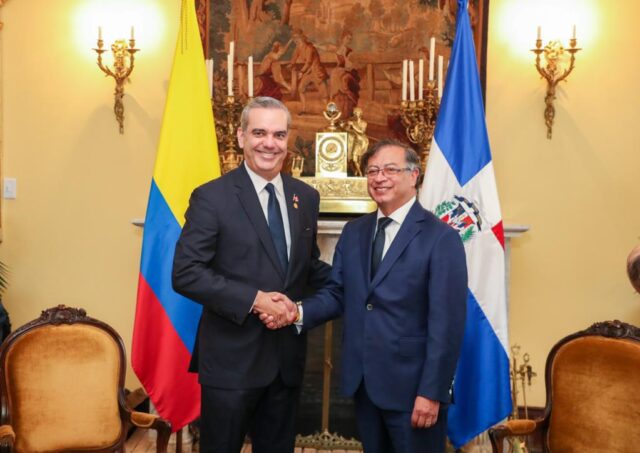AbinaderyGustavoPetro-vNm