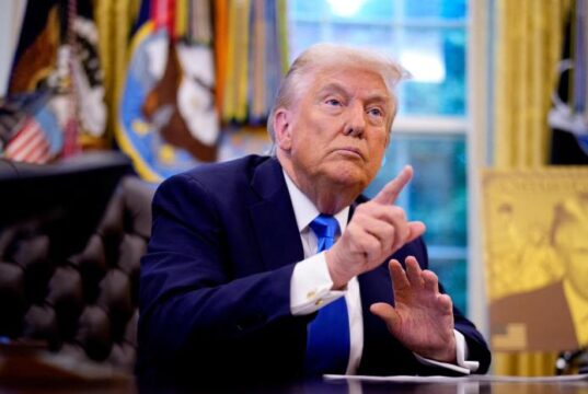 Trump dice que una guerra con Venezuela es improbable, pero cree que los días de Maduro como presidente están contados