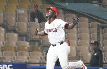 Leones superan 7-3 a las Águilas en el Quisqueya