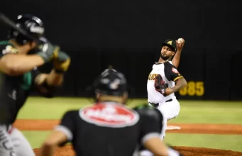 Estrellas brillan sobre Águilas y empatan en el cuarto lugar