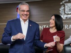 Abinader felicita a Raquel Arbaje por su cumpleaños: «Qué dichoso soy al tenerte»