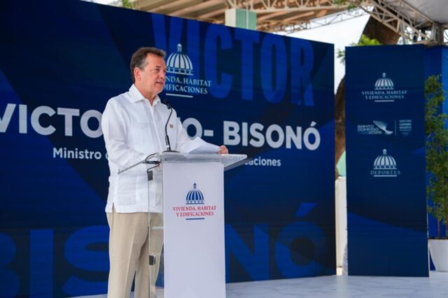 El-Ministro-de-MIVHED-ItoBisono