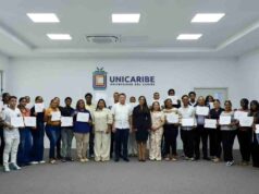 Alcaldía de SDN y Unicaribe entregan becas a jóvenes del programa BTI