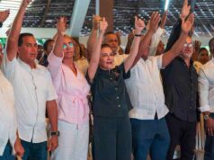 Carolina Mejía juramenta su estructura política en San Cristóbal