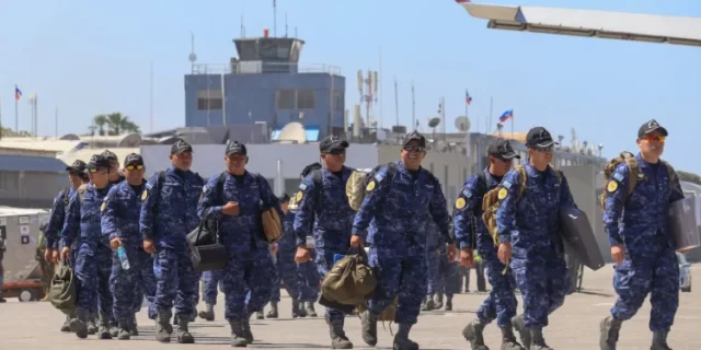 SalvadorrenosguardiaHaiti-soldiers-on-scaled-1-750x375